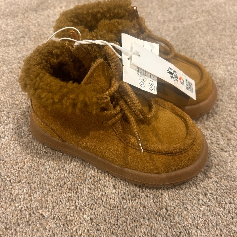 Zara NWT  brown/Tan baby toddler 6.5 Boots with Fleece Lining